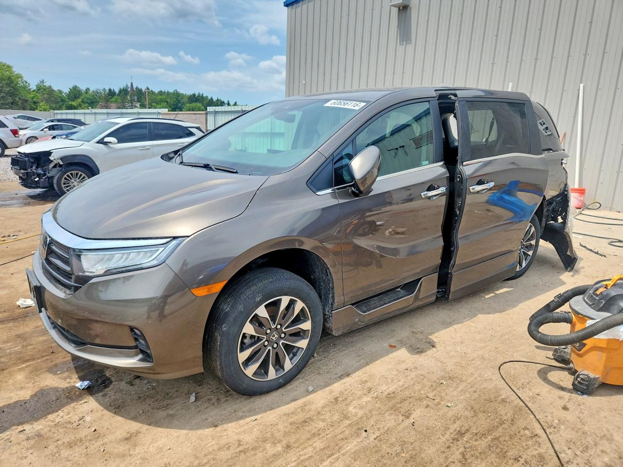 2023 Honda Odyssey EX-L, VIN 5FNRL6H67PB016993 — Rear end