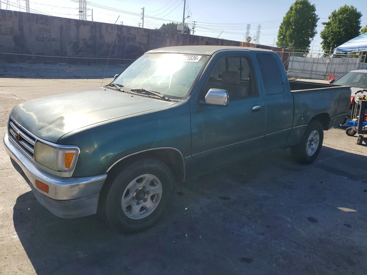 1997 Toyota T100 SR5, VIN JT4TN14D2V0038726 — Minor dents and scratches