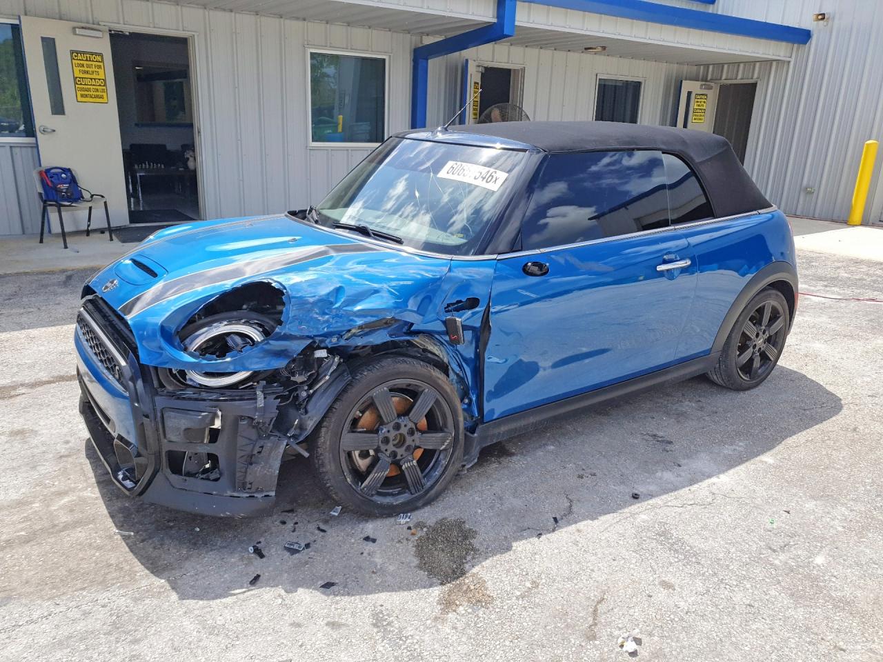 2022 MINI Convertible Cooper S, VIN WMW43DL01N3N81362 — Front end