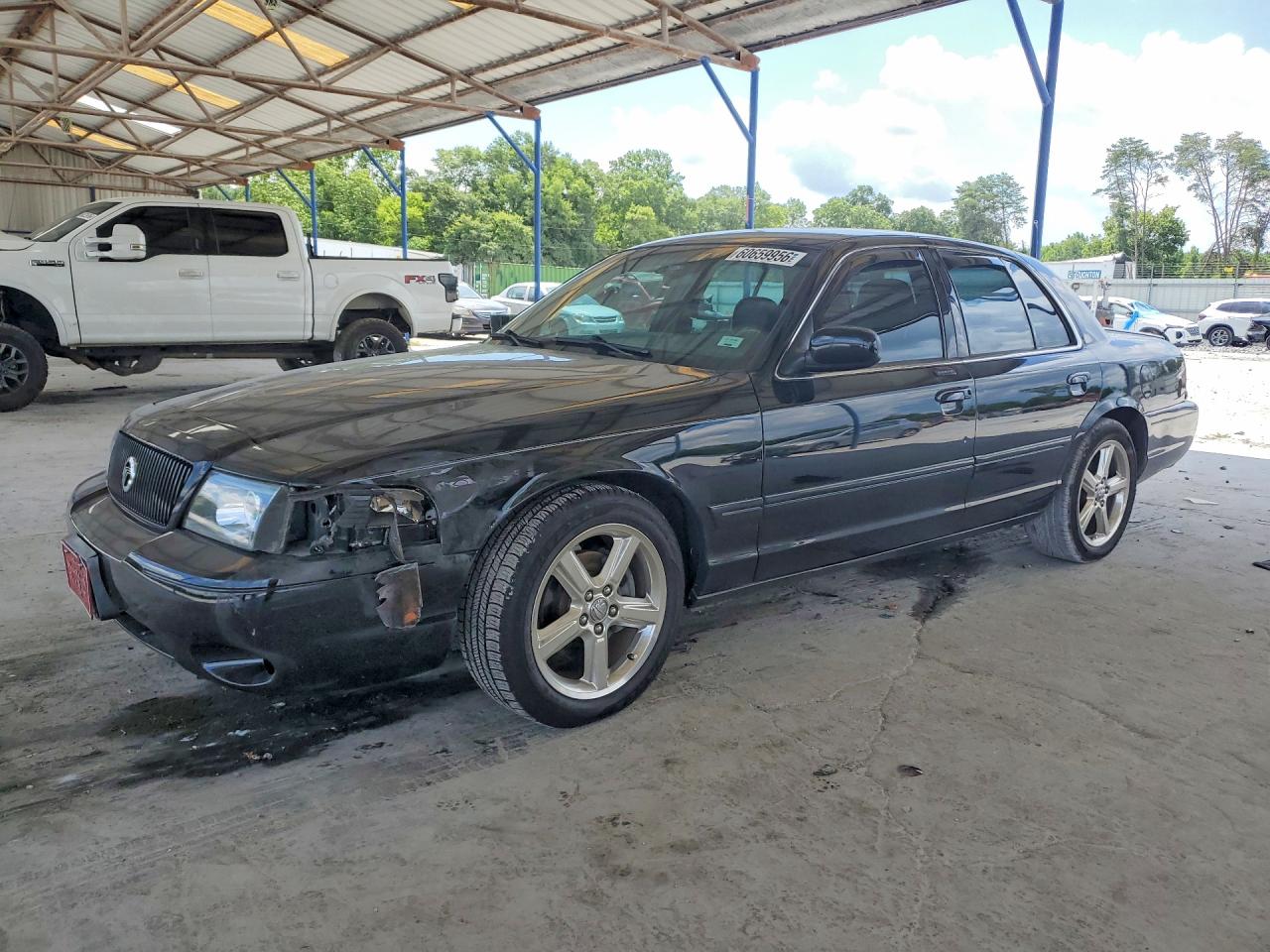 2003 Mercury Marauder, VIN 2MEHM75V93X625053 — Перед