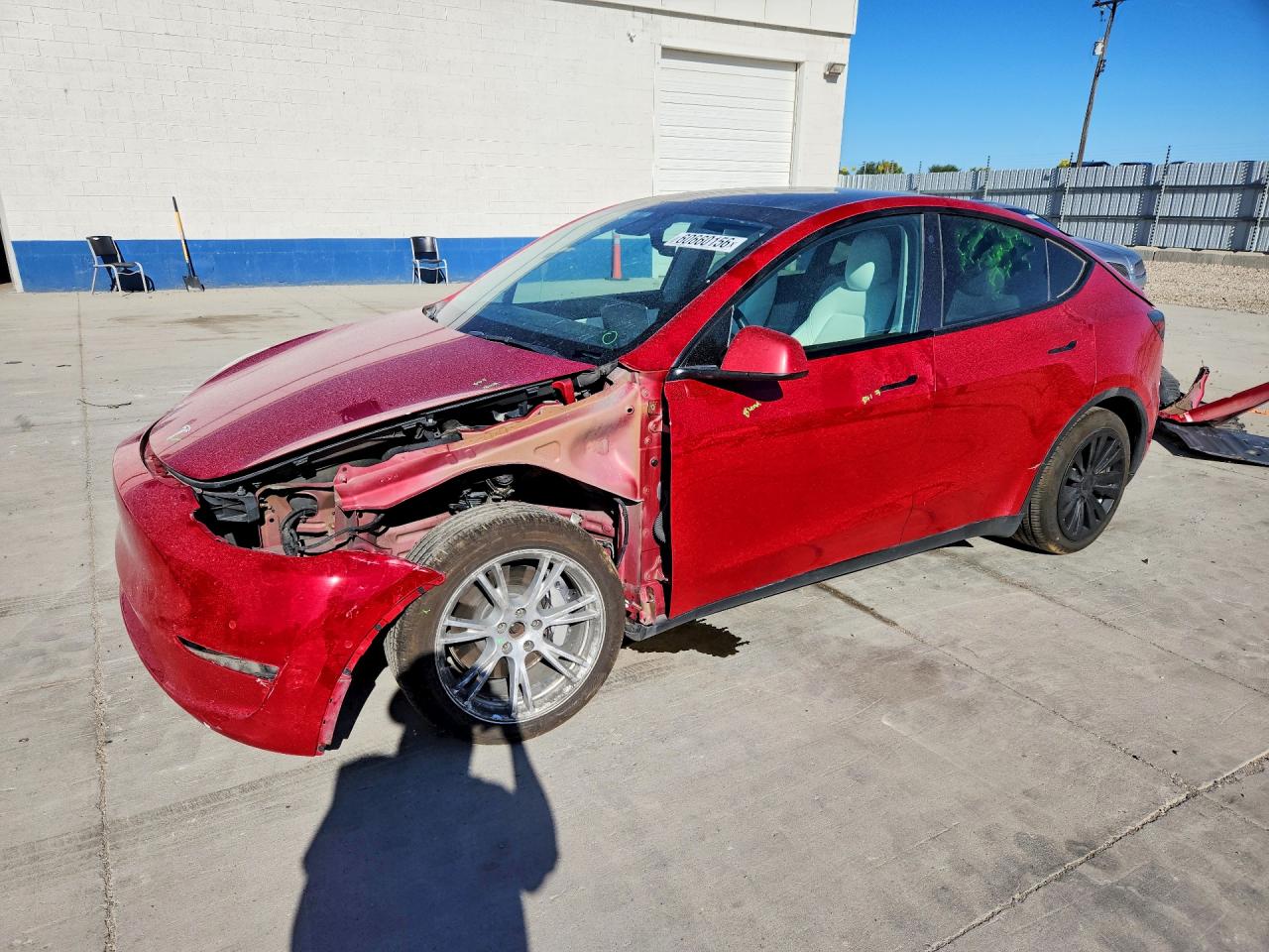 2021 Tesla Model Y Long Range, VIN 5YJYGDEE4MF216273 — Front end