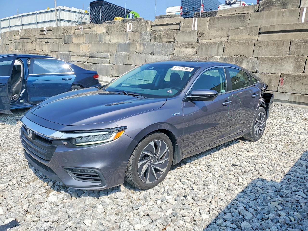 2020 Honda Insight Touring, VIN 19XZE4F95LE007575 — Зад