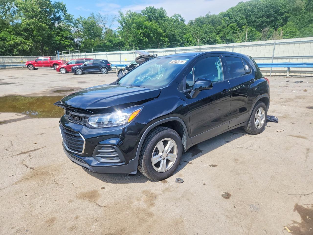 2020 Chevrolet Trax LS, VIN 3GNCJNSB0LL292687 — Front end