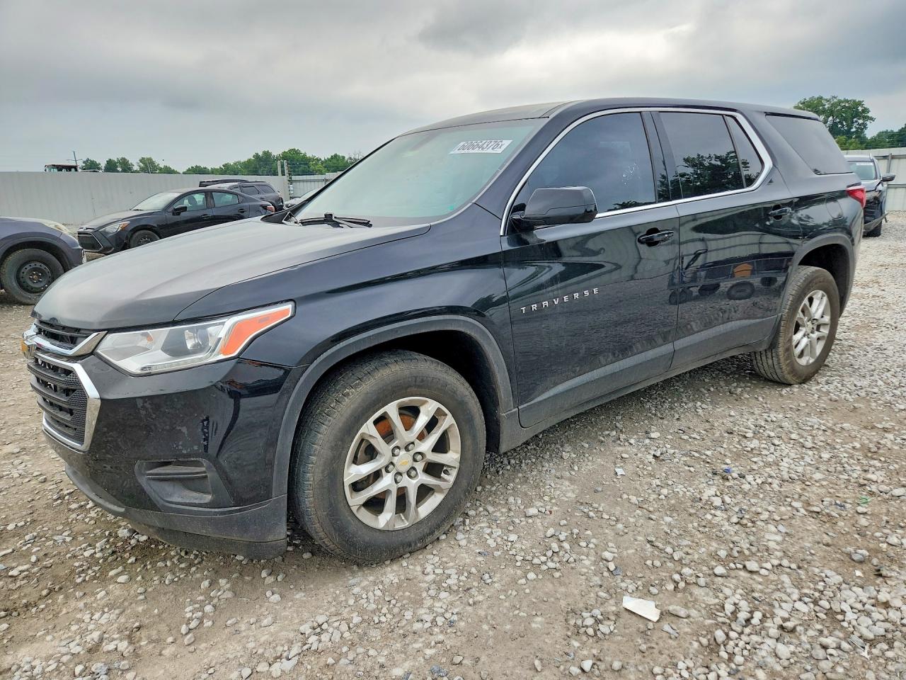 2019 Chevrolet Traverse LS, VIN 1GNEVFKW0KJ286674 — Normal wear