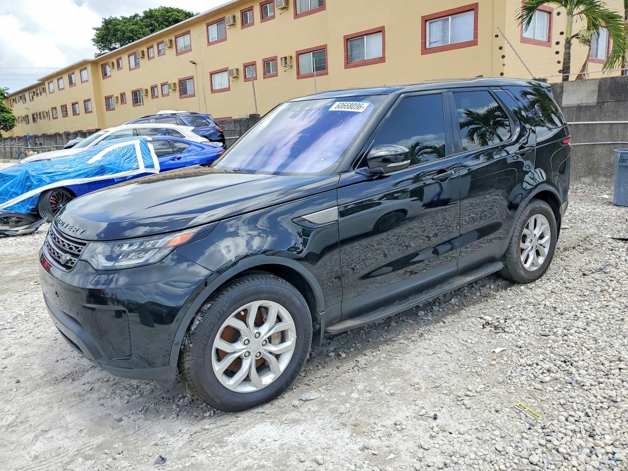 2020 Land Rover Discovery SE, VIN SALRG2RV8L2423150 — Minor dents and scratches