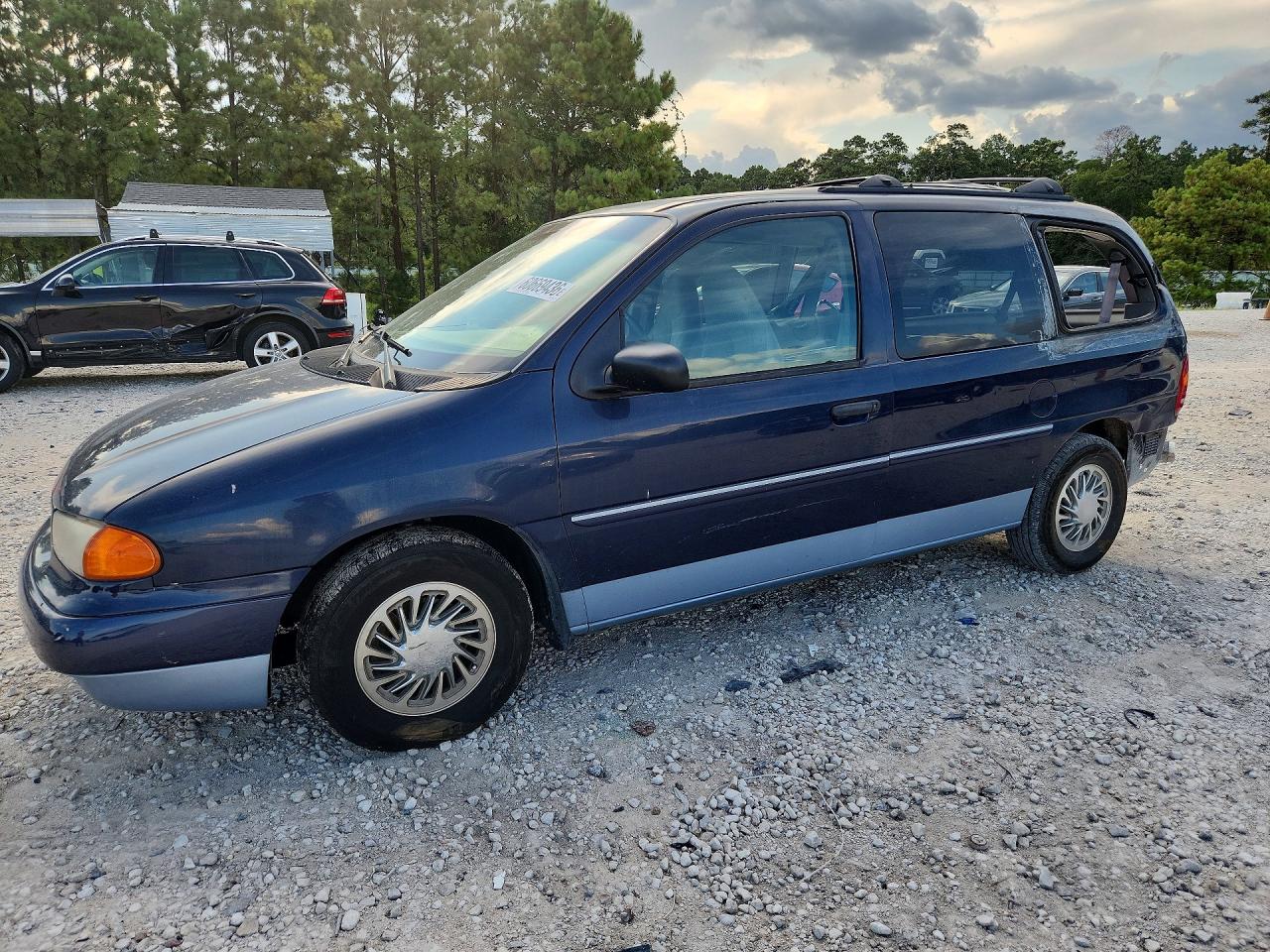 1998 Ford Windstar LX, VIN 2FMZA5145WBD70723 — Rear end