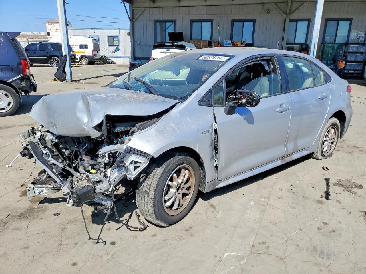 2020 Toyota Corolla Hybrid LE, VIN JTDEBRBE4LJ002393 — Front end