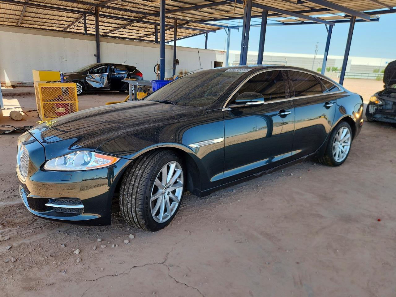 2011 Jaguar XJ, VIN SAJWA1CB1BLV17837 — Front end