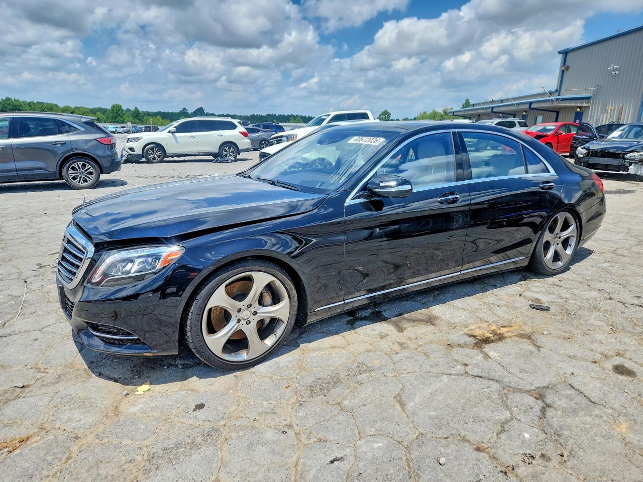 2016 Mercedes-Benz S 550, VIN WDDUG8CB5GA247839 — Minor dents and scratches