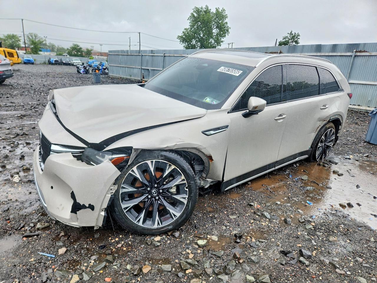 2024 Mazda CX-90 Premium, VIN JM3KKDHAXR1157704 — Front end