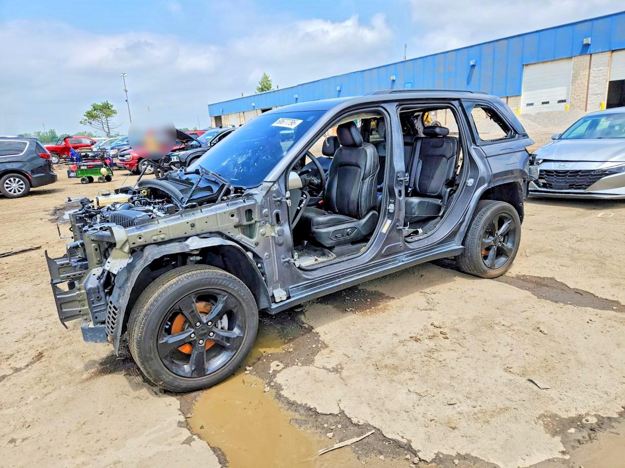 2023 Jeep Grand Cherokee Altitude, VIN 1C4RJHAGXPC659565 — Stripped