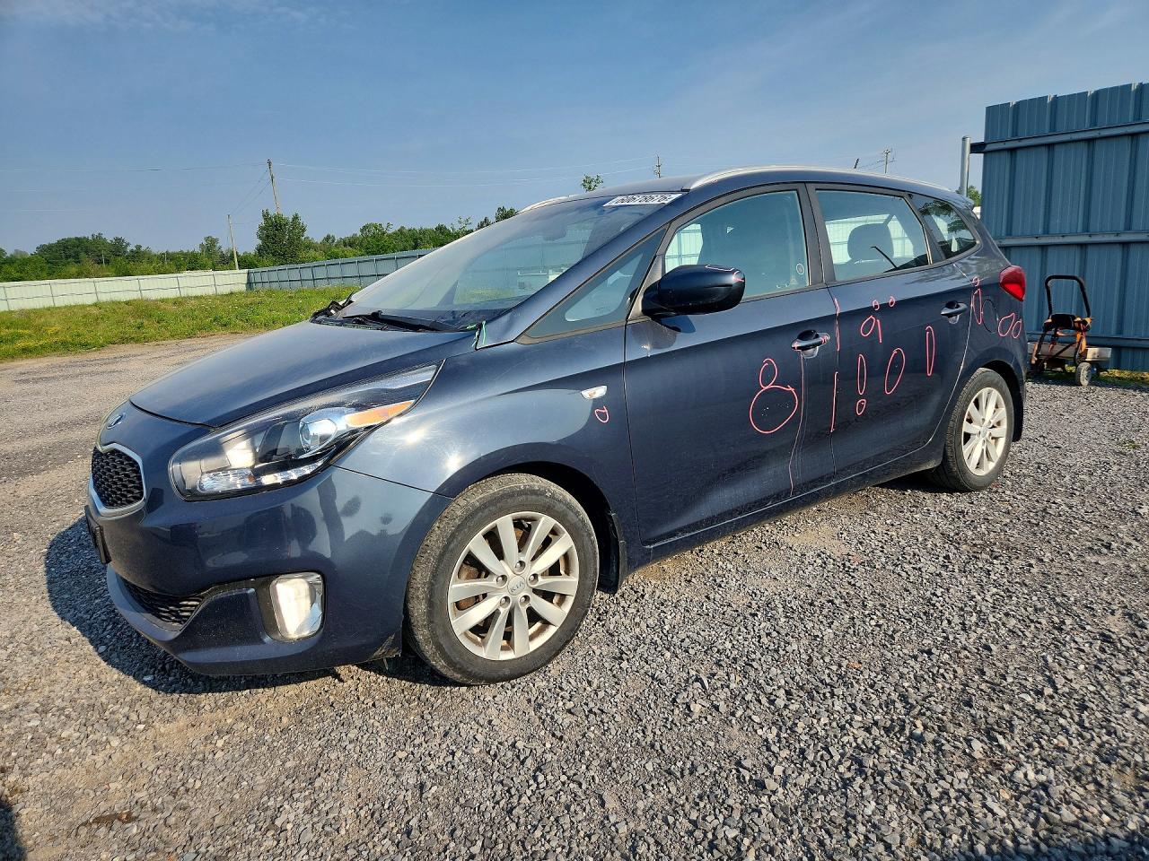 2016 Kia Rondo LX, VIN KNAHT8A34G7160771 — Front end