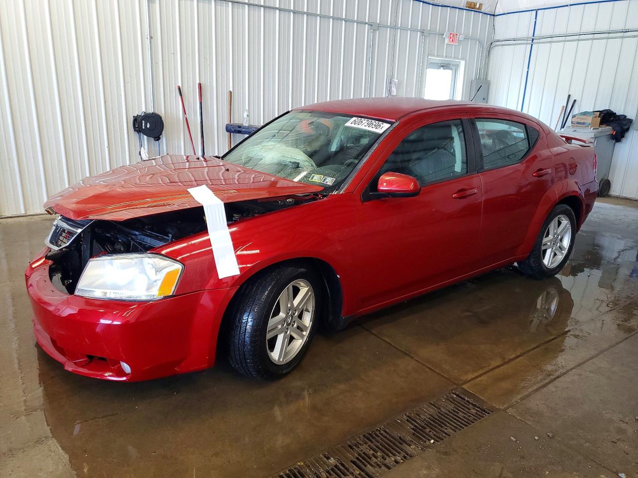 2010 Dodge Avenger R/T, VIN 1B3CC5FB5AN218709 — Перед