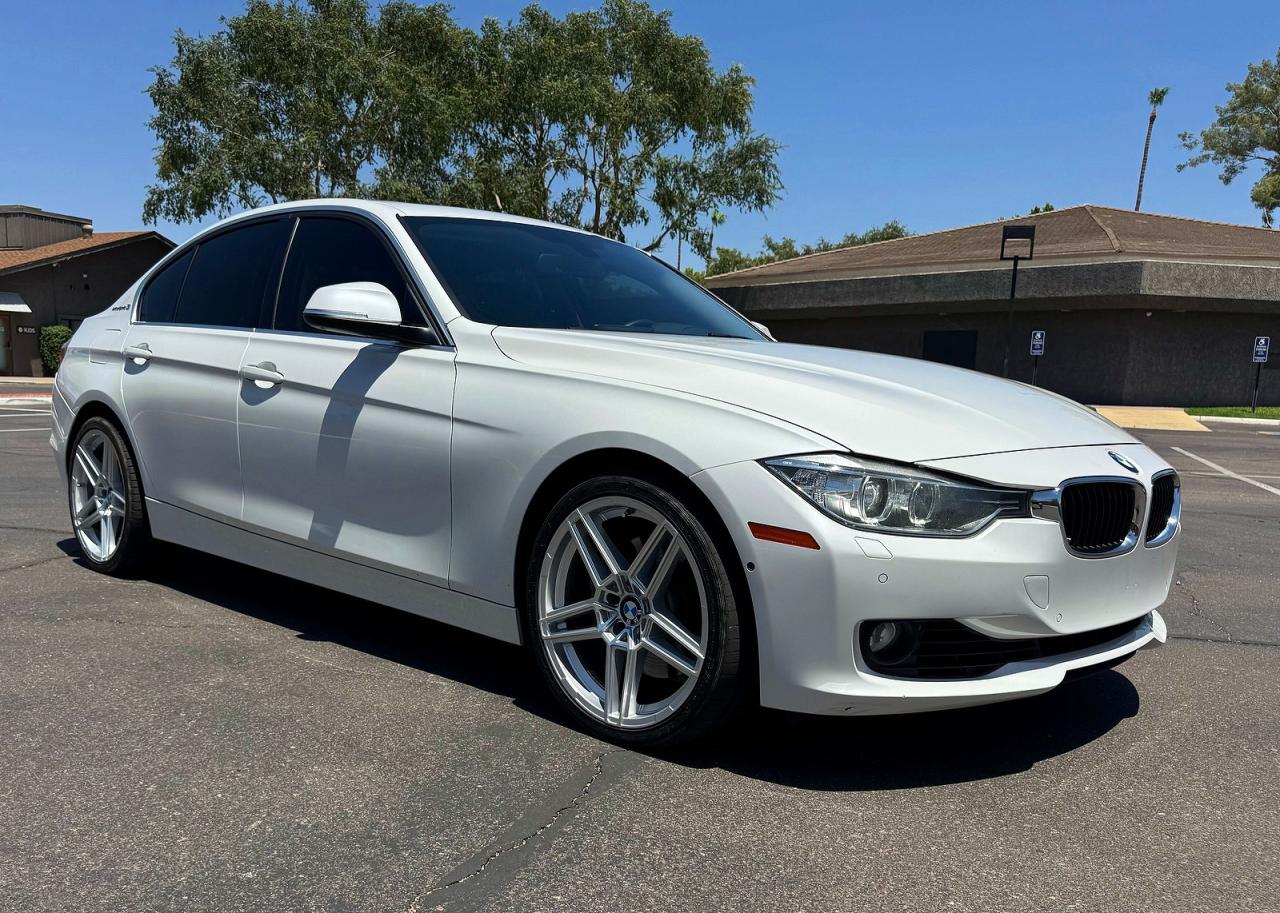 2013 BMW 3 Series ActiveHybrid 3, VIN WBA3F9C57DF484398 — Normal wear