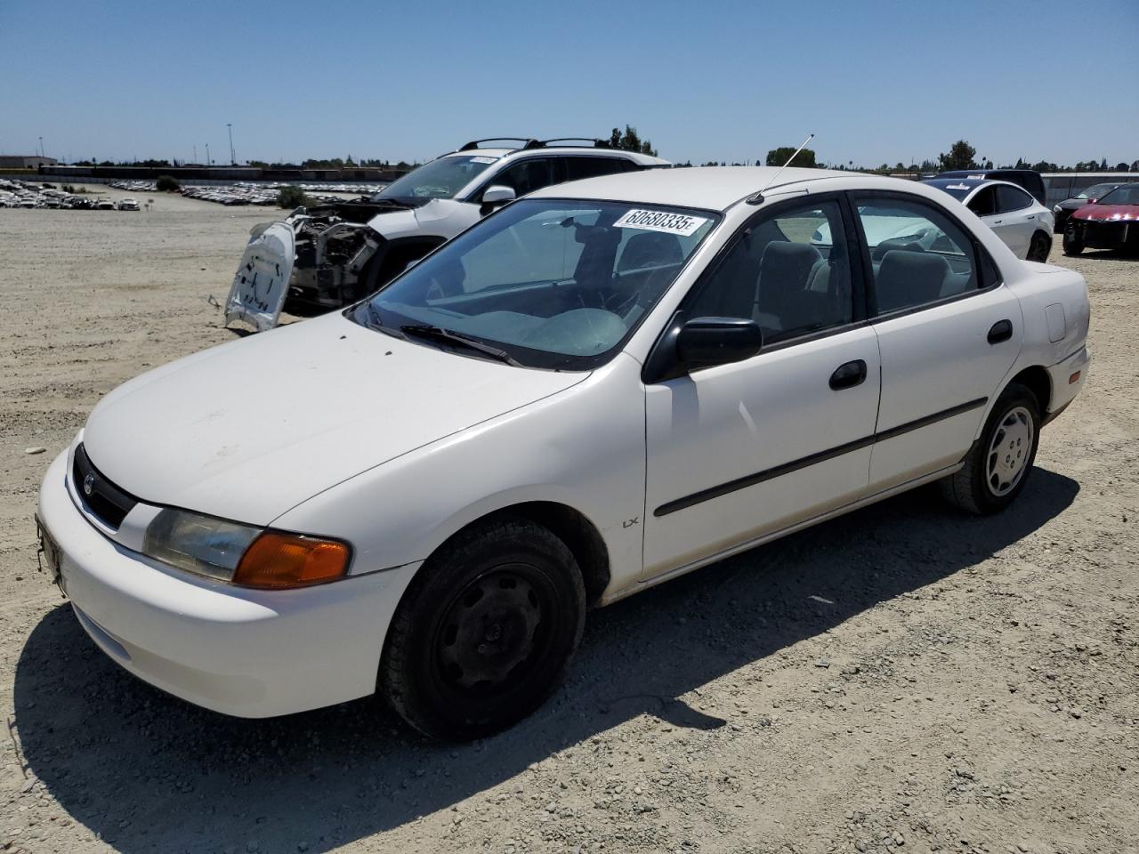 1997 Mazda Protege DX, VIN JM1BC1416V0106517 — Перед