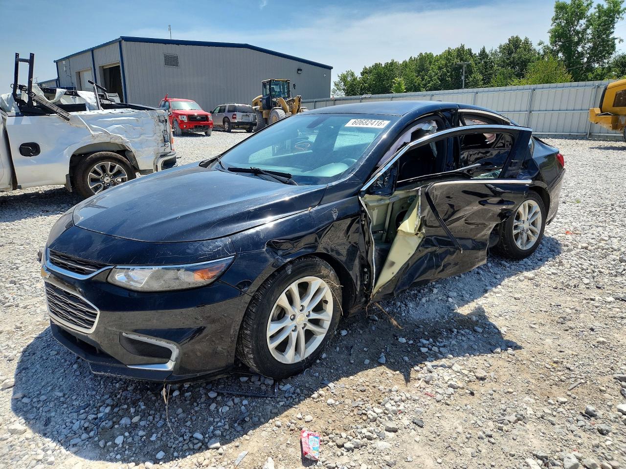 2016 Chevrolet Malibu LT, VIN 1G1ZE5ST9GF265156 — Side