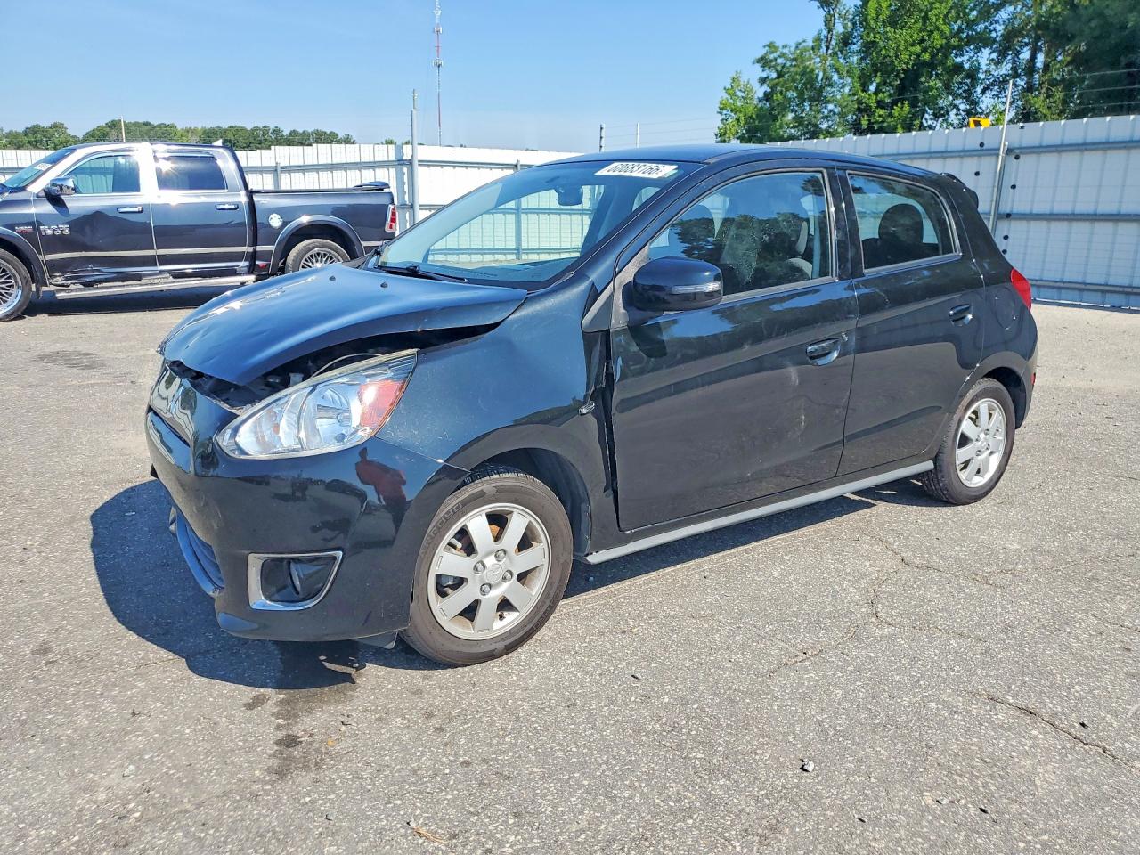 2015 Mitsubishi Mirage ES, VIN ML32A4HJXFH008758 — Перед