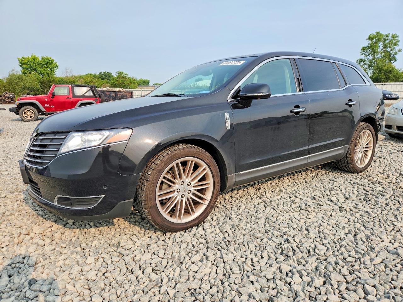 2019 Lincoln MKT Standard, VIN 2LMHJ5AT0KBL04162 — Rear end