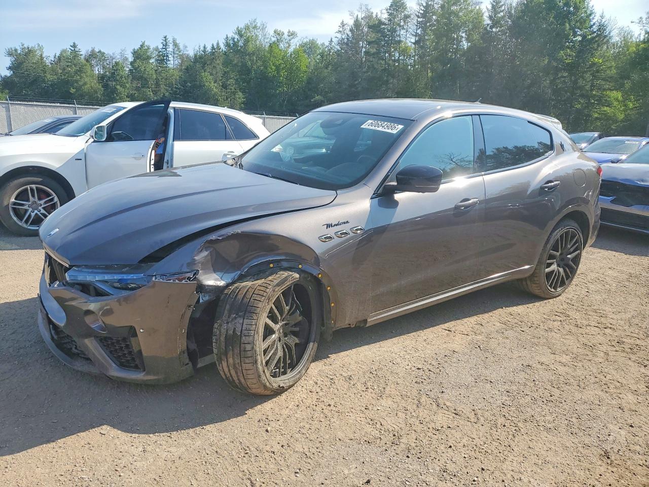 2022 Maserati Levante Modena, VIN ZN661YUM5NX386382 — Front end