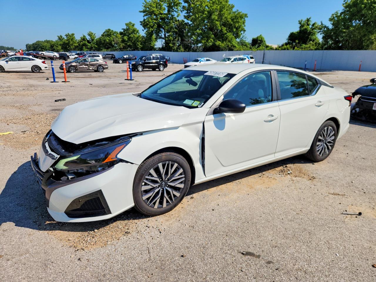 2026 Nissan Altima SV, VIN 1N4BL4DV2TN318437 — Front end