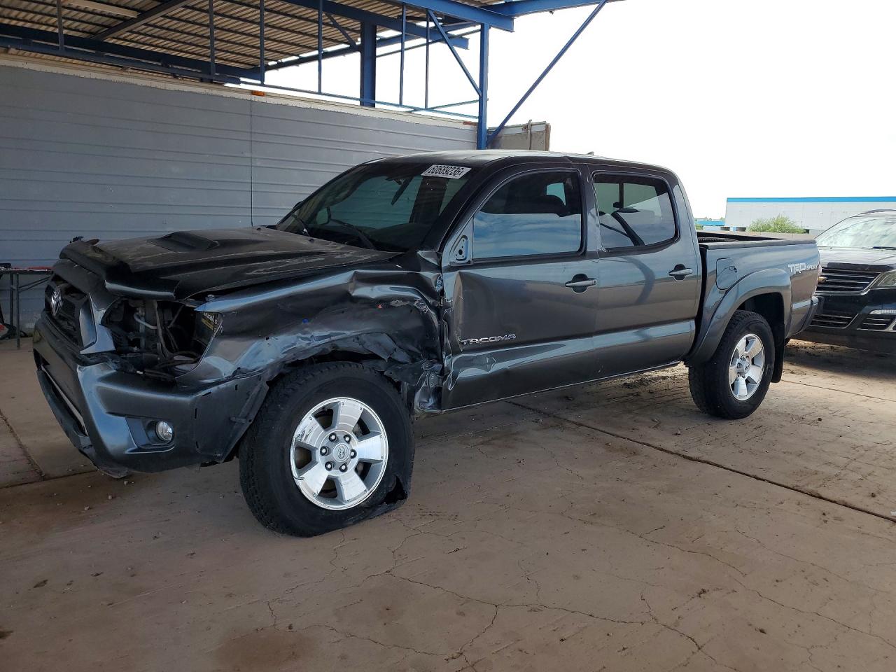 2015 Toyota Tacoma PreRunner, VIN 5TFJU4GN8FX081069 — Перед