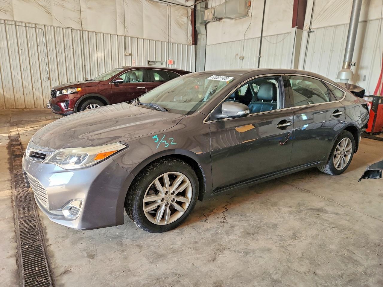 2013 Toyota Avalon XLE Touring, VIN 4T1BK1EB2DU041906 — Rear end