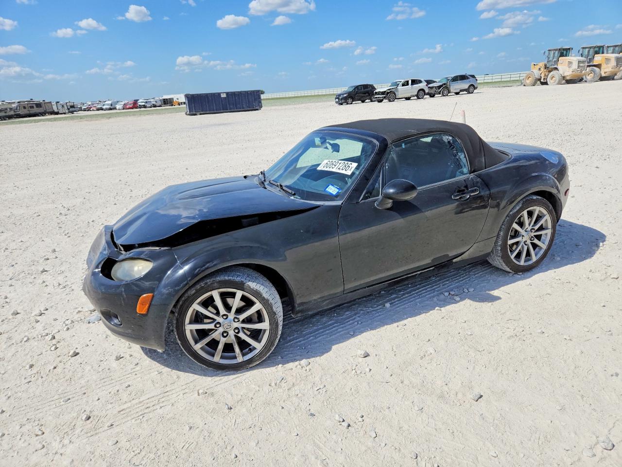 2006 Mazda MX-5 Miata Touring, VIN JM1NC25F760120540 — Front end
