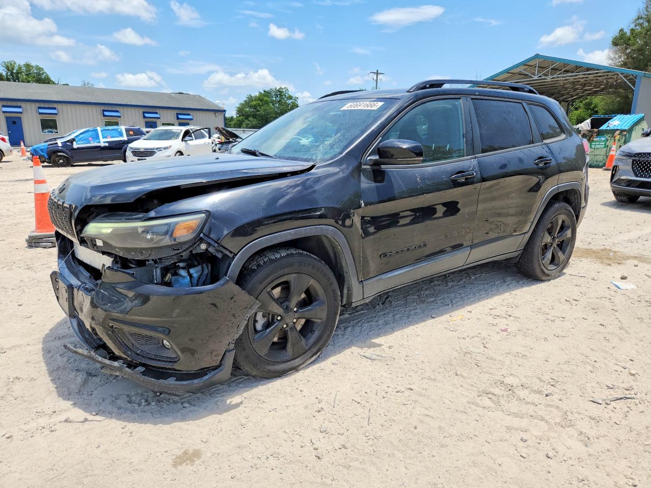 2020 Jeep Cherokee Altitude, VIN 1C4PJMLB3LD603201 — Front end