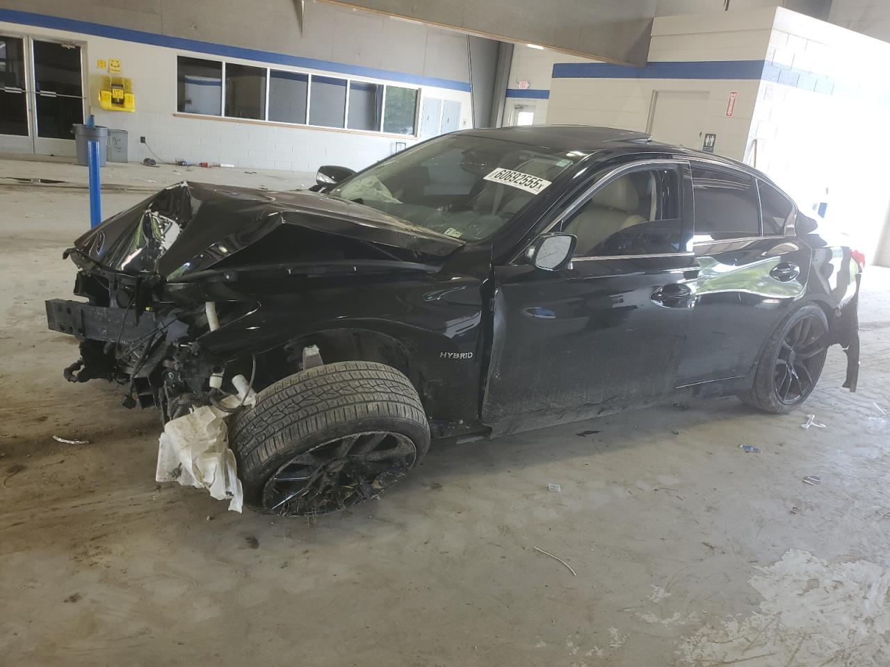 2015 Infiniti Q50 Hybrid Premium, VIN JN1AV7AR6FM850828 — Front end