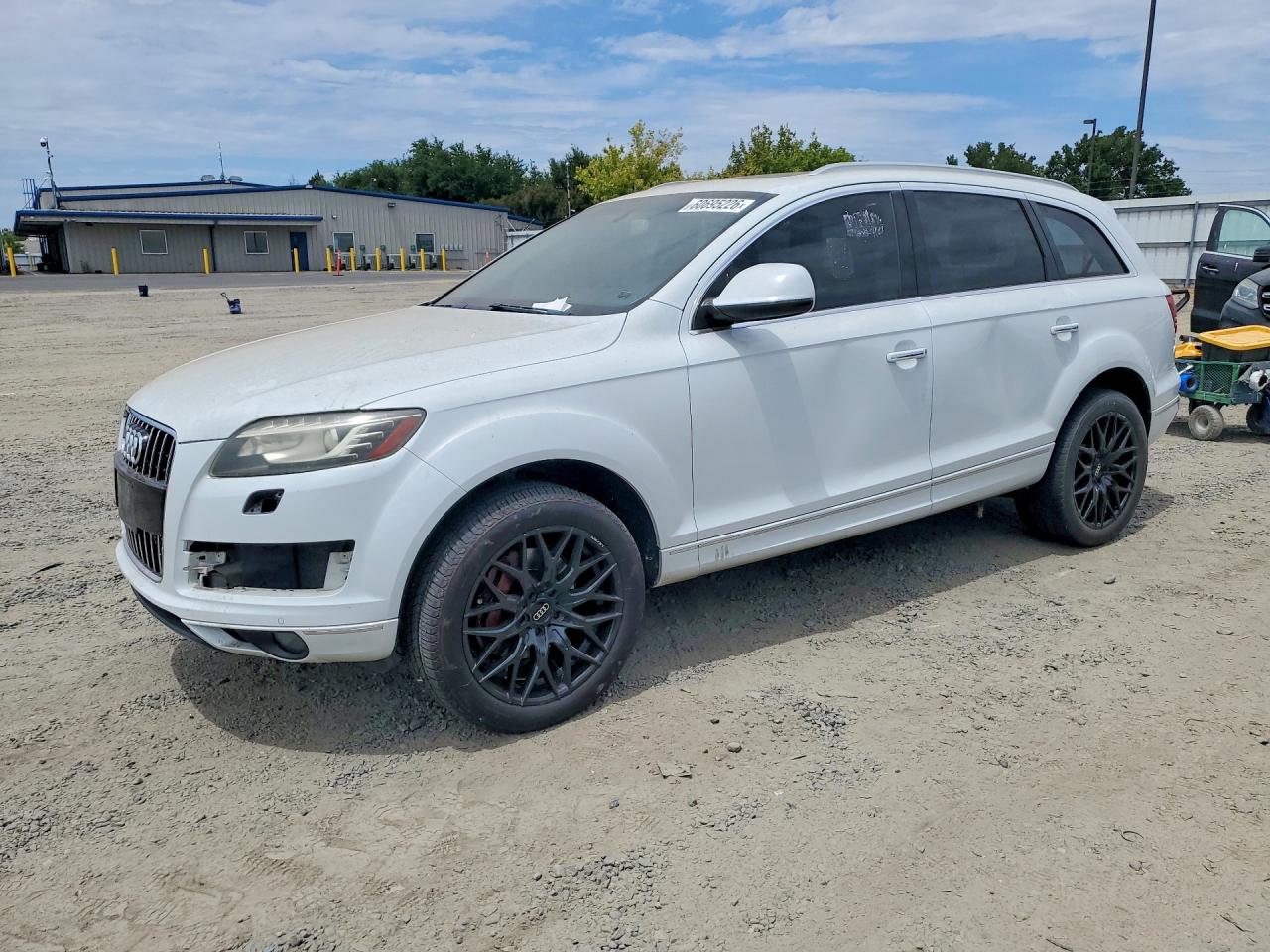 2012 Audi Q7 Premium Plus, VIN WA1LGAFE8CD005911 — Зад