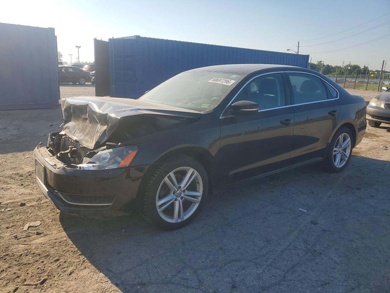 2014 Volkswagen Passat SE, VIN 1VWBN7A36EC032501 — Front end