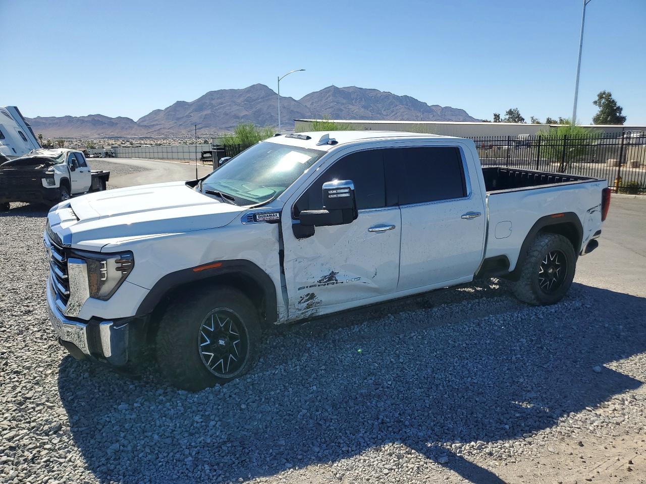 2024 GMC Sierra 2500HD SLT, VIN 1GT49NEY8RF434633 — Side