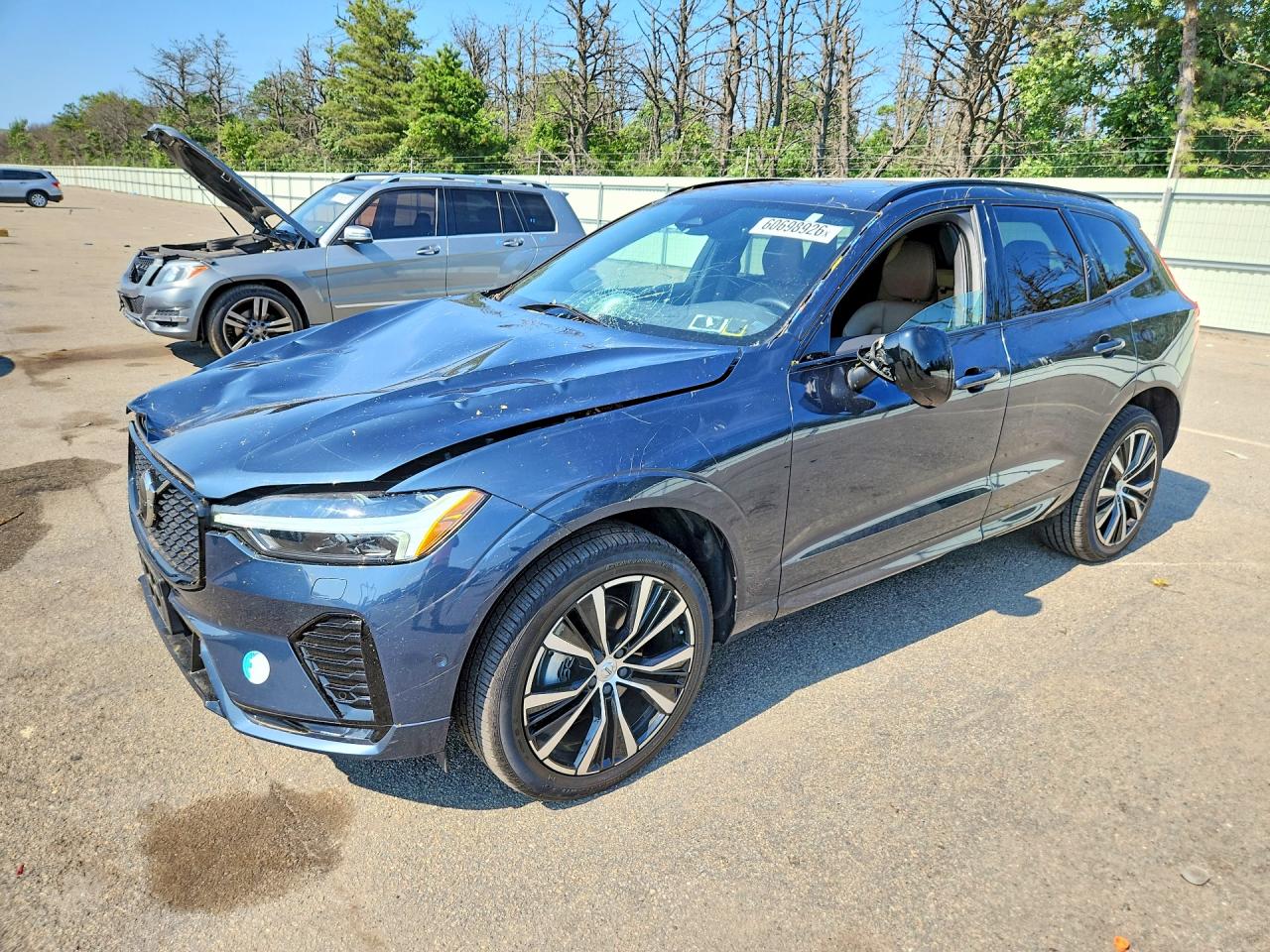 2024 Volvo XC60 Plus Dark Theme, VIN YV4L12RL0R1836933 — Крыша