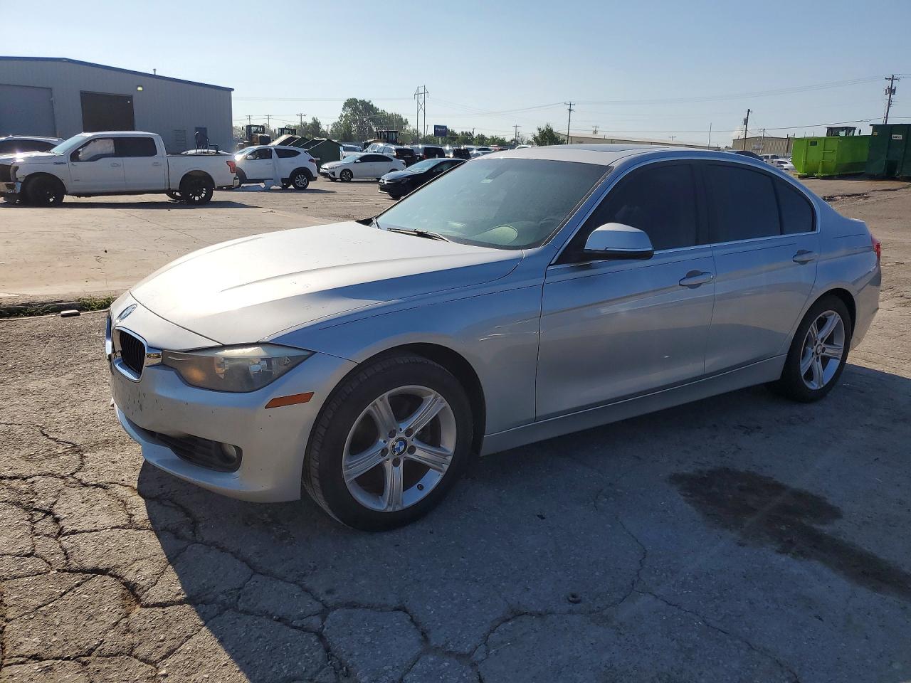 2015 BMW 3 Series 328i, VIN WBA3A5C52FF606384 — Front end