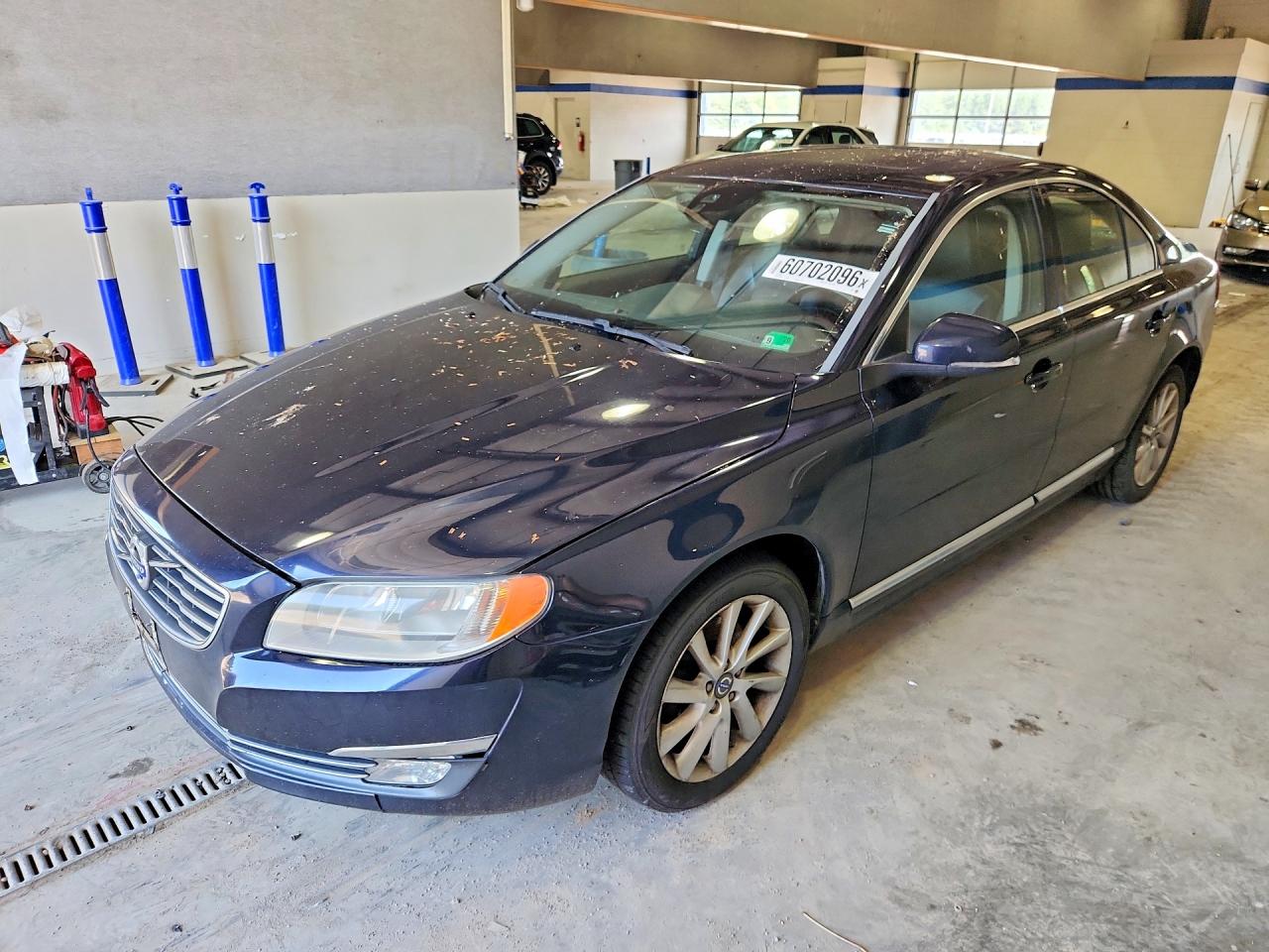 2014 Volvo S80 3.2L, VIN YV1952AS4E1180714 — Rear end