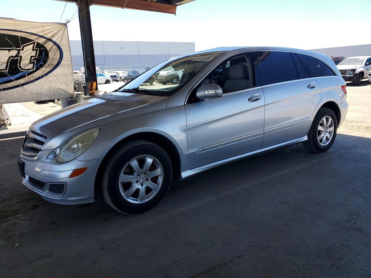 2007 Mercedes-Benz R 3.5L, VIN 4JGCB65E97A051205 — Vandalism