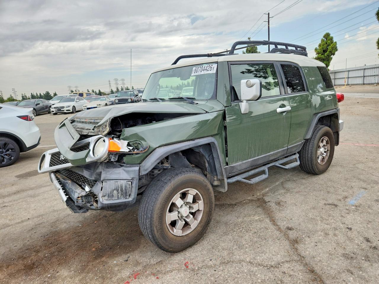 2012 Toyota FJ Cruiser, VIN JTEBU4BF8CK145121 — Front end
