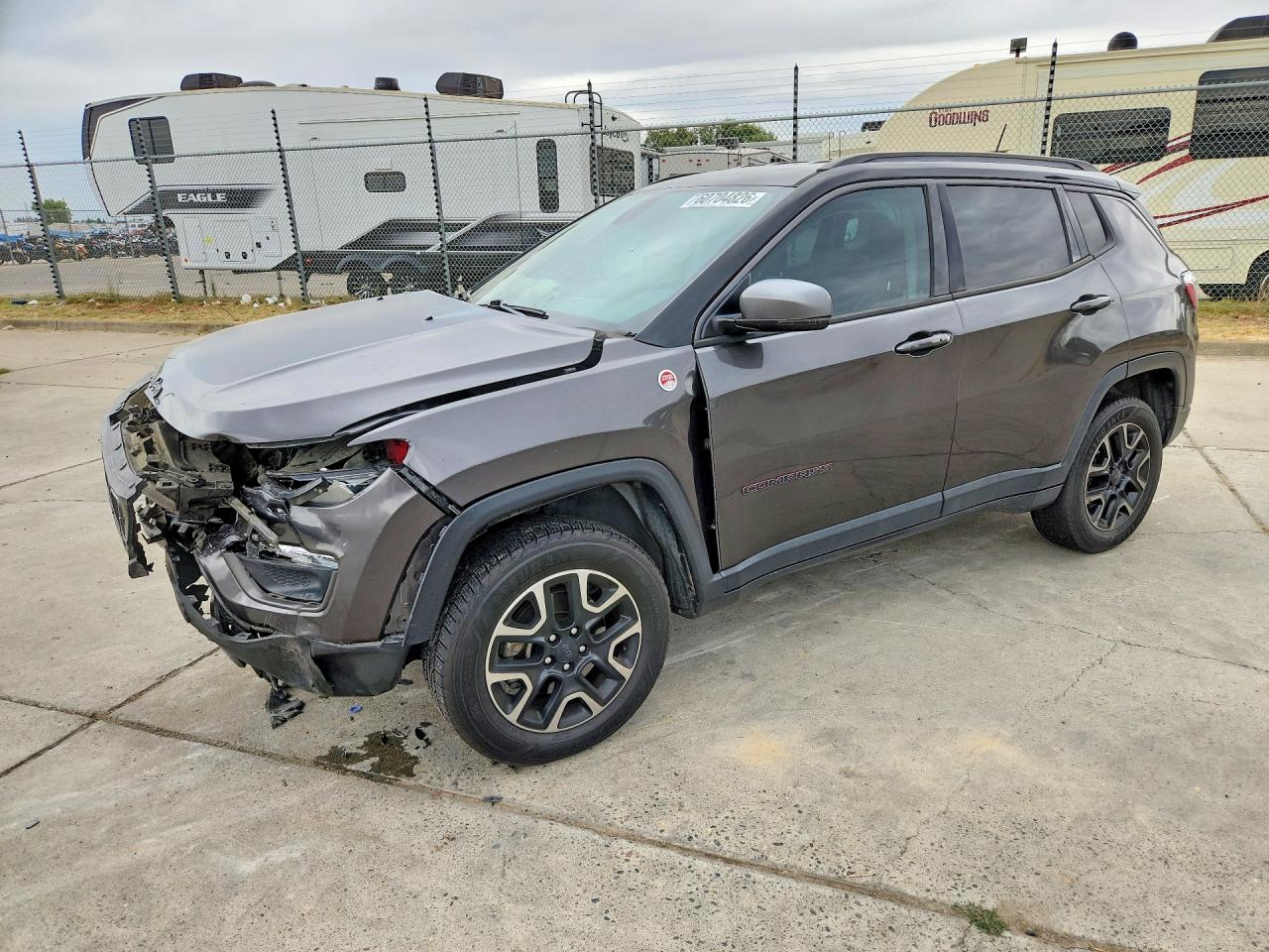 2019 Jeep Compass Trailhawk, VIN 3C4NJDDB4KT733387 — Перед