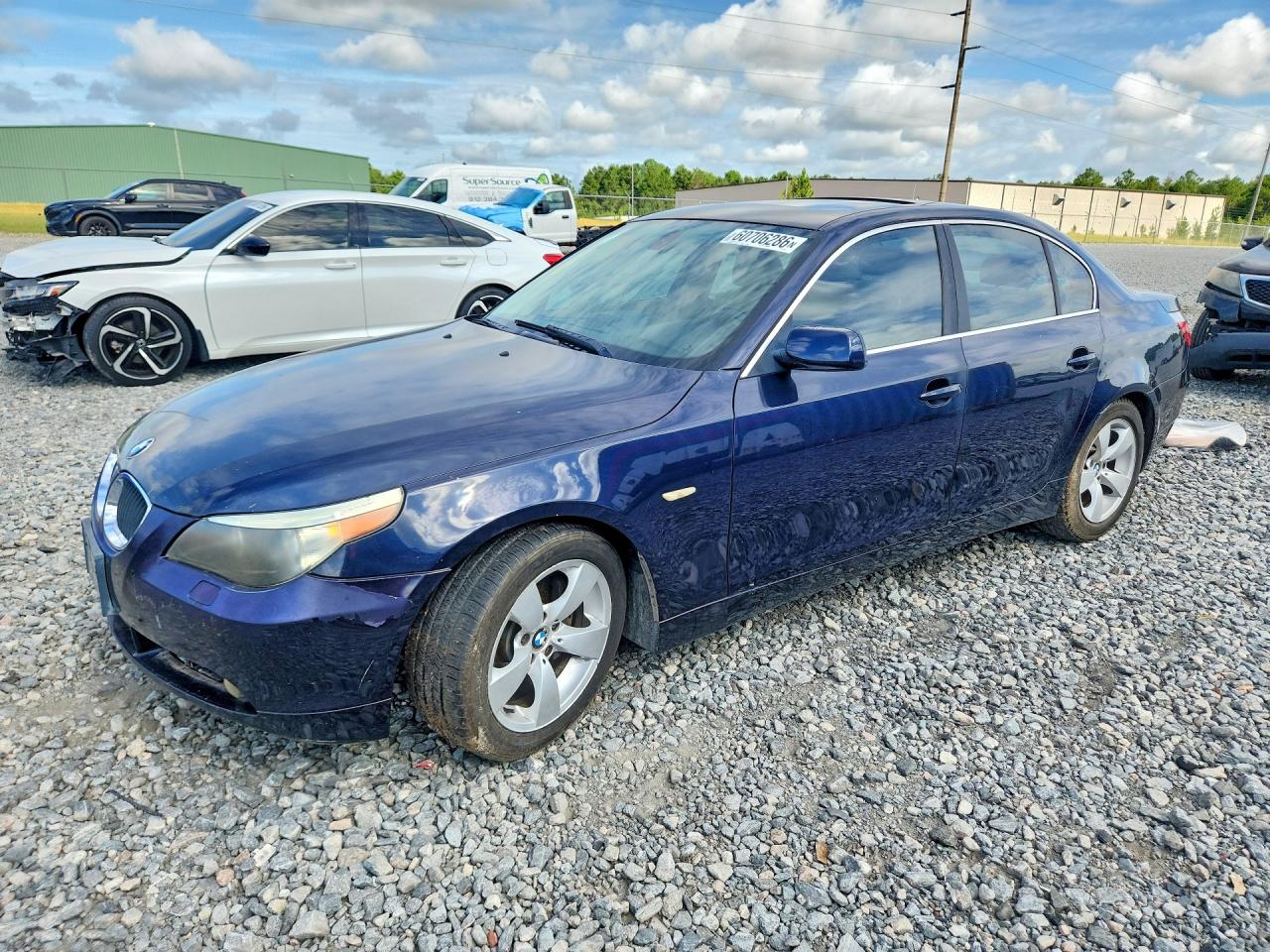 2004 BMW 5 Series 530i, VIN WBANA73564B062853 — Перед