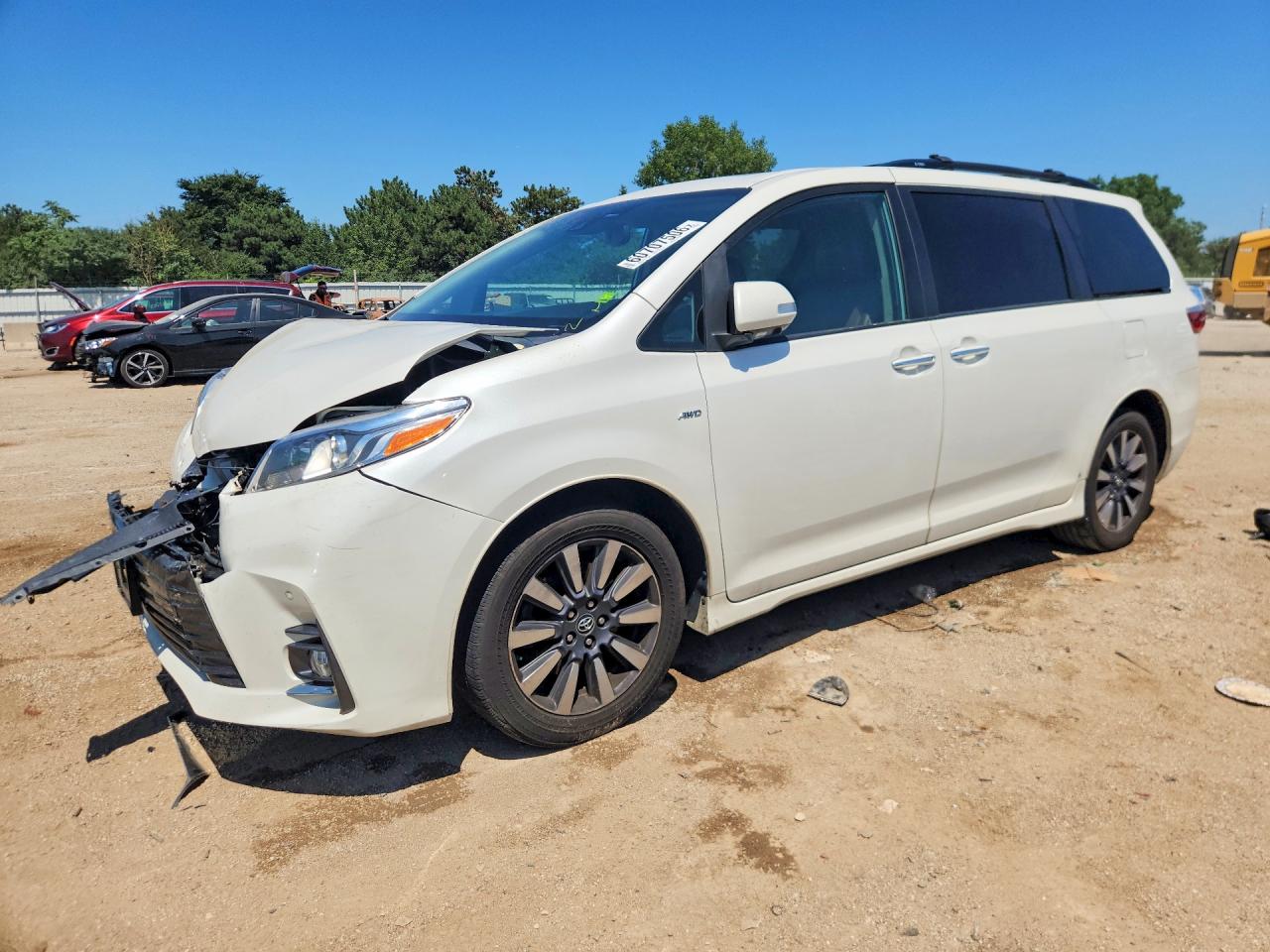 2019 Toyota Sienna XLE, VIN 5TDDZ3DC0KS216475 — Перед