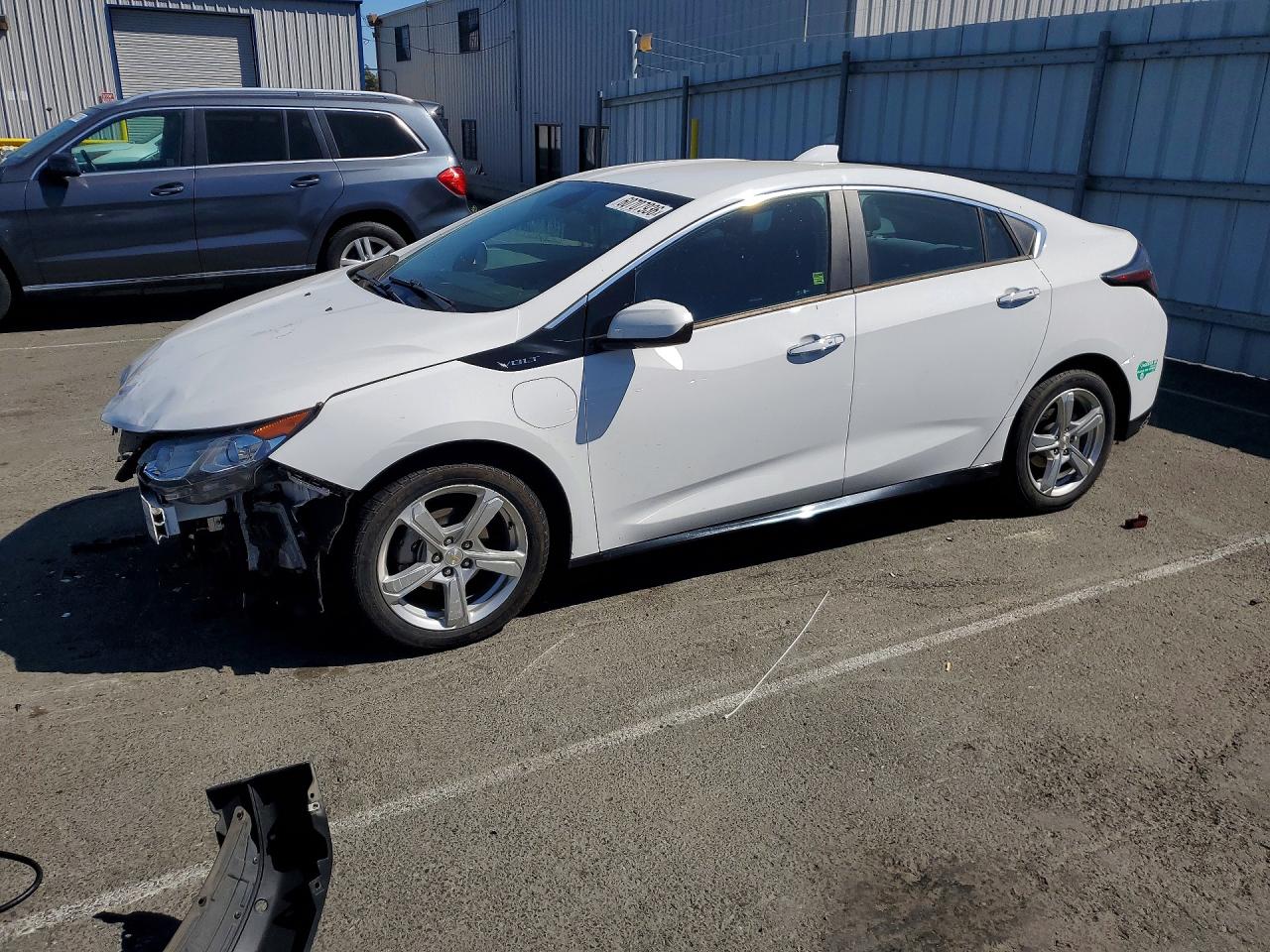 2017 Chevrolet Volt LT, VIN 1G1RC6S52HU217833 — Front end