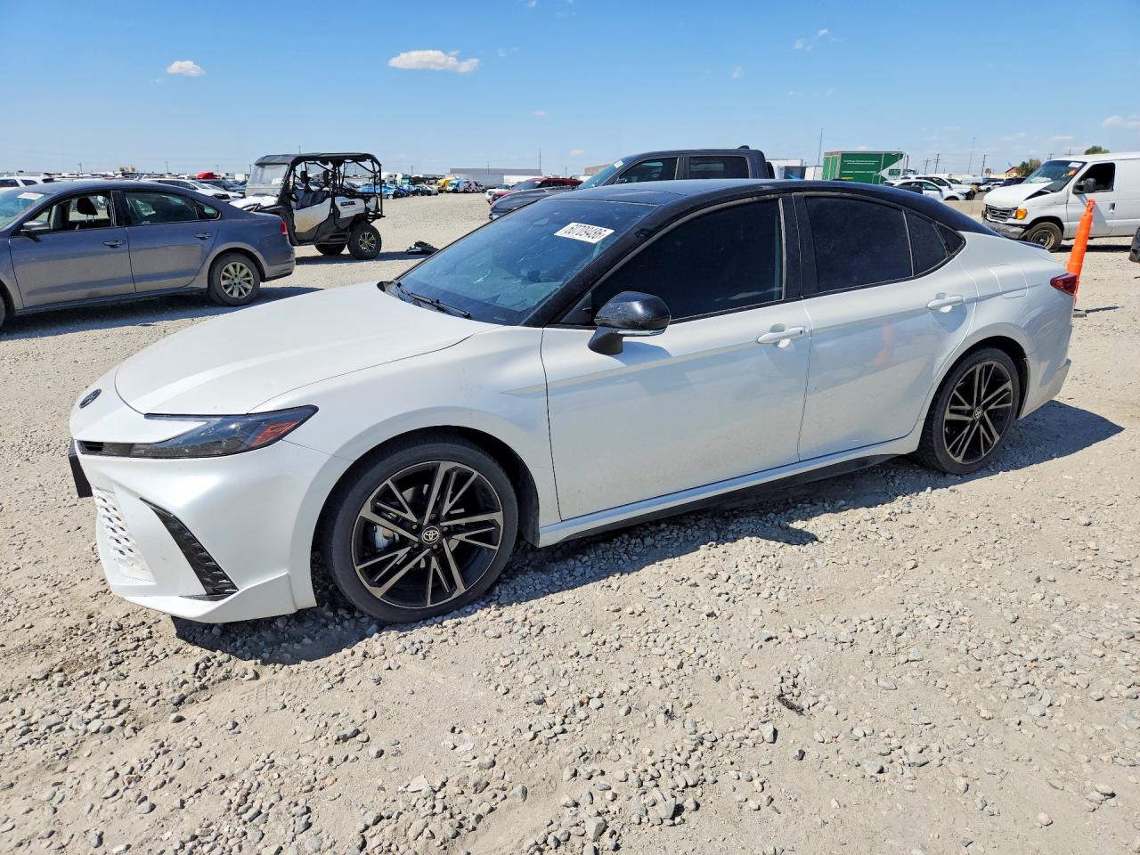 2025 Toyota Camry XSE, VIN 4T1DAACK3SU051629 — Град