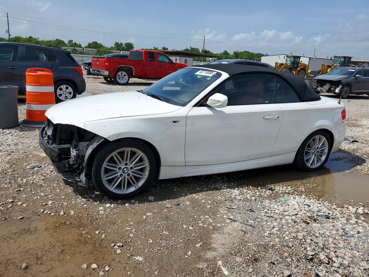 2012 BMW 1 Series 128i, VIN WBAUL7C5XCVM82750 — Перед
