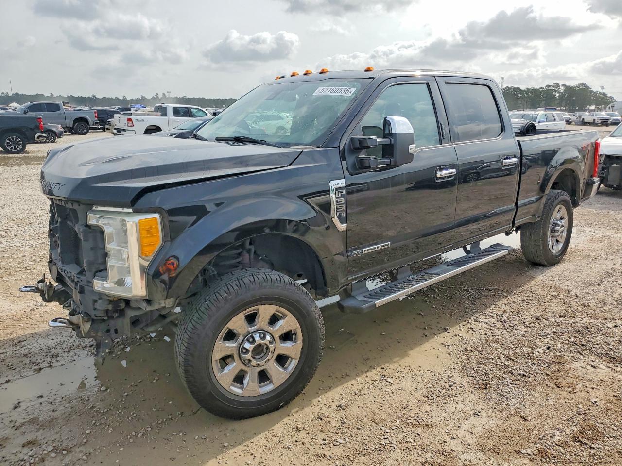 2017 Ford F-350 Platinum, VIN 1FT8W3BT6HEB26095 — Front end