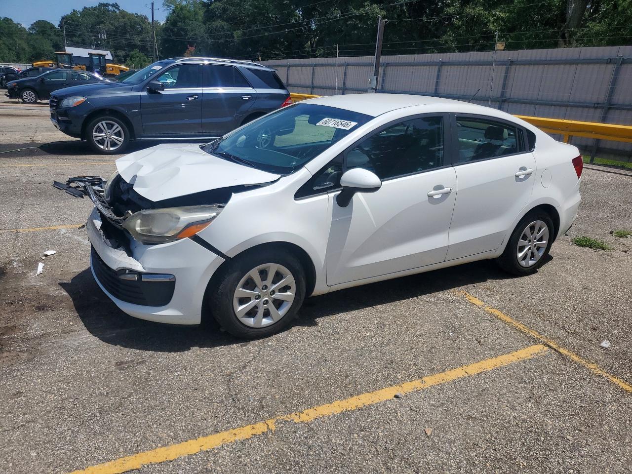 2017 Kia Rio LX, VIN KNADM4A33H6014910 — Перед