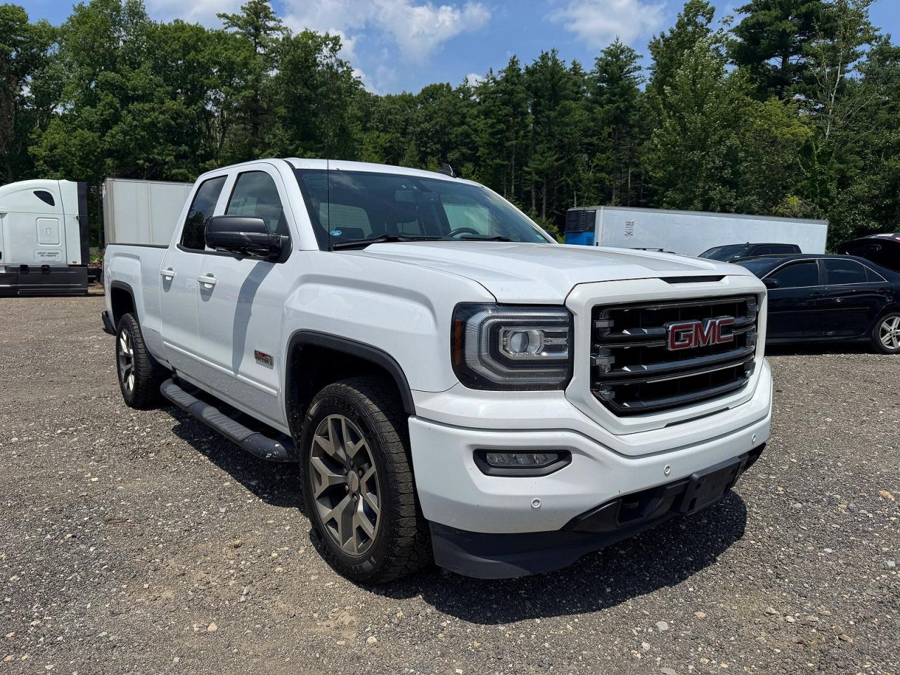 2018 GMC Sierra 1500 SLT, VIN 1GTV2NEC2JZ180238 — Normal wear