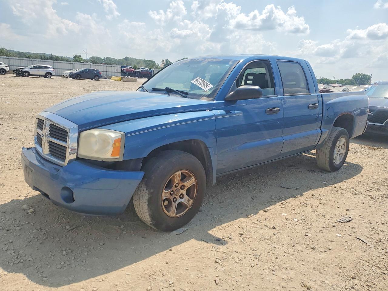 2006 Dodge Dakota SLT, VIN 1D7HE48K76S527358 — Перед