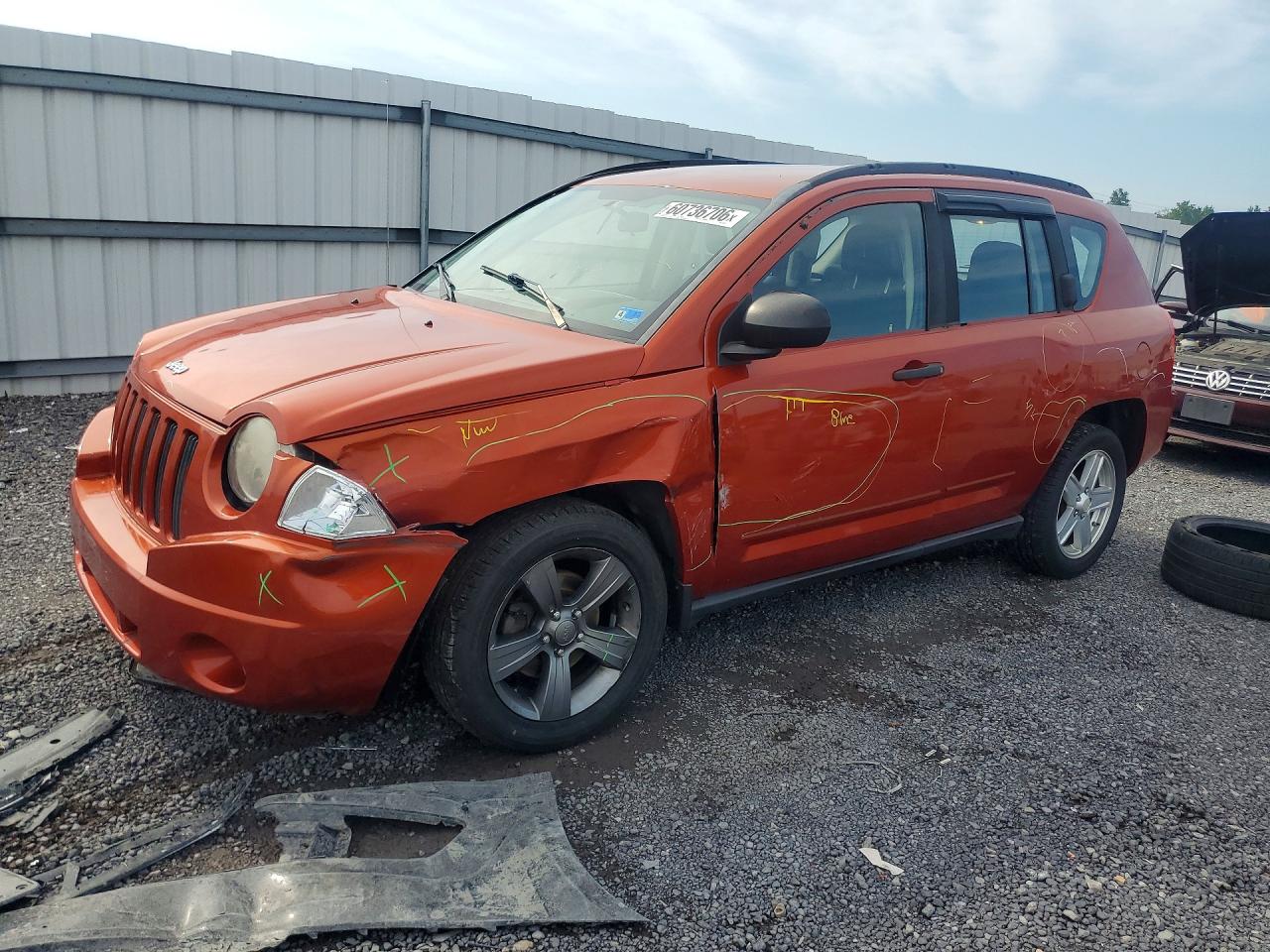 2008 Jeep Compass Sport, VIN 1J8FT47W18D707897 — Перед