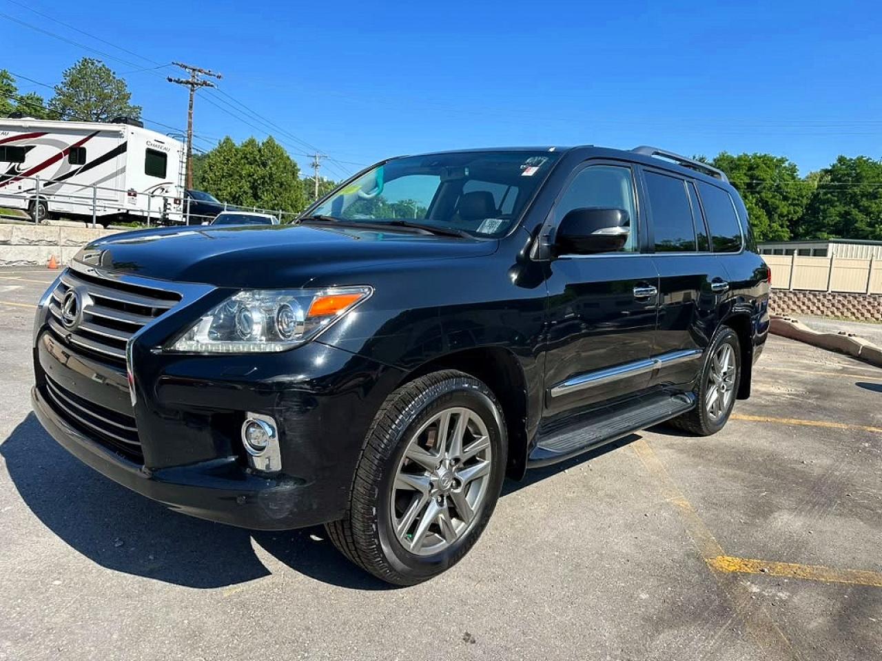 2015 Lexus LX 570, VIN JTJHY7AX1F4166719 — Minor dents and scratches