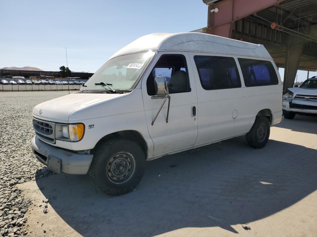 1998 Ford Econoline Wagon XL, VIN 1FMRE1163WHC10955 — Undercarriage
